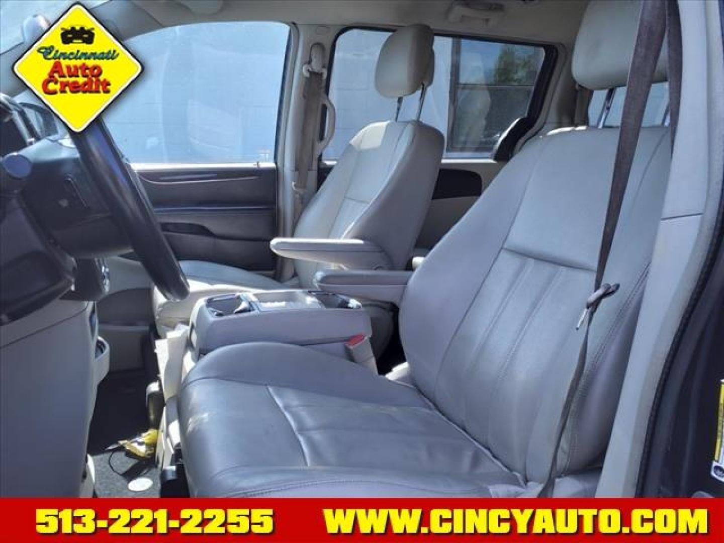 2013 Maximum Steel Metallic Clear Coat Chrysler Town and Country Touring (2C4RC1BG3DR) with an 3.6L Pentastar 3.6L Flex Fuel V6 283hp 260ft. lbs. Sequential Multiport Fuel Injection engine, 6-Speed Shiftable Automatic transmission, located at 5489 Dixie Highway, Fairfield, OH, 45014, (513) 221-2255, 39.333084, -84.523834 - Photo#5