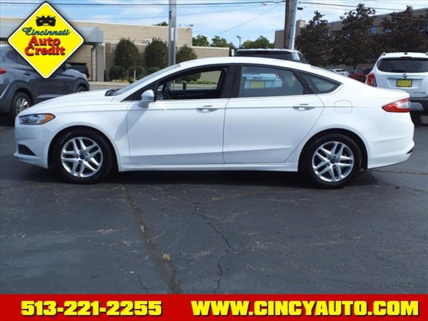 2016 Oxford White Ford Fusion SE (3FA6P0H71GR) with an 2.5L 2.5L I4 175hp 175ft. lbs. Sequential Multiport Fuel Injection engine, 6-Speed Shiftable Automatic transmission, located at 2813 Gilbert Avenue, Cincinnati, OH, 45206, (513) 221-2255, 39.130219, -84.489189 - Photo#1