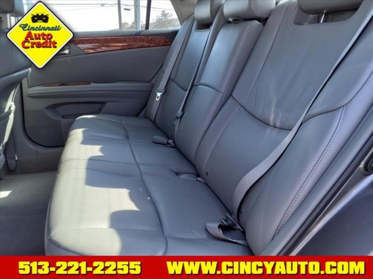 2006 Titanium Metallic Toyota Avalon XLS (4T1BK36B96U) with an 3.5L 3L NA V6 double overhead cam (DOHC) 24V Fuel Injected engine, 5-Speed Shiftable Automatic transmission, located at 2813 Gilbert Avenue, Cincinnati, OH, 45206, (513) 221-2255, 39.130219, -84.489189 - Photo#4