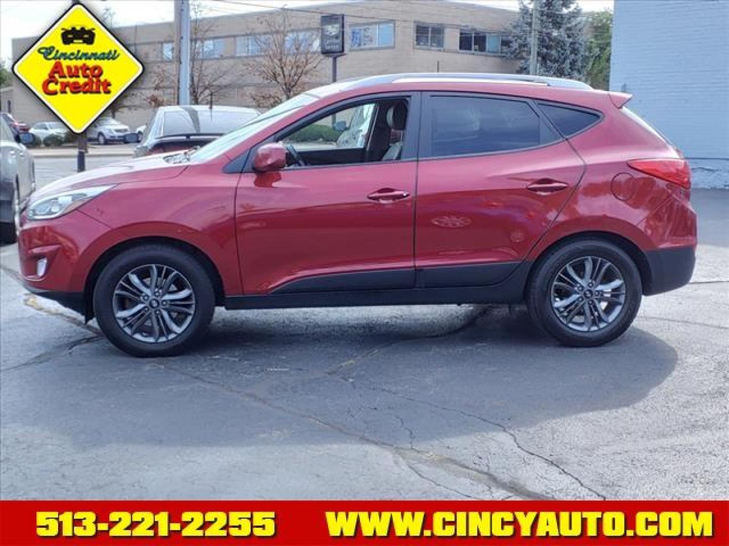 2015 Garnet Red Hyundai TUCSON SE (KM8JU3AG0FU) with an 2.4L 2.4L I4 182hp 177ft. lbs. Direct Injection engine, 6-Speed Shiftable Automatic transmission, located at 2813 Gilbert Avenue, Cincinnati, OH, 45206, (513) 221-2255, 39.130219, -84.489189 - Photo#1