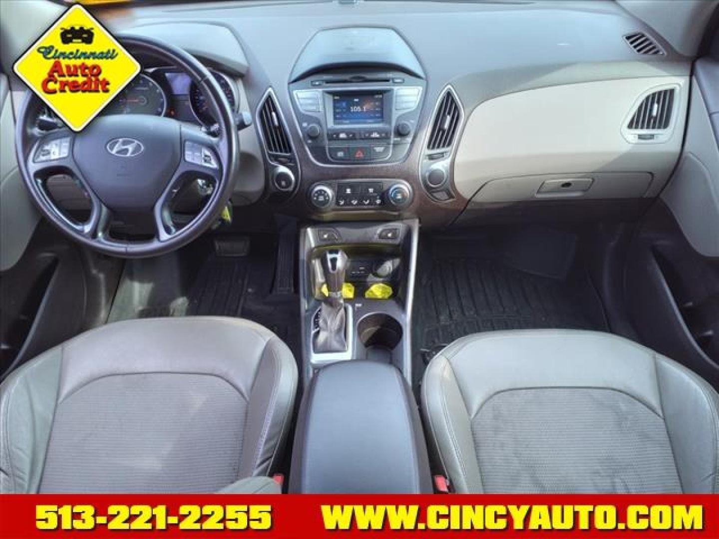 2015 Garnet Red Hyundai TUCSON SE (KM8JU3AG0FU) with an 2.4L 2.4L I4 182hp 177ft. lbs. Direct Injection engine, 6-Speed Shiftable Automatic transmission, located at 2813 Gilbert Avenue, Cincinnati, OH, 45206, (513) 221-2255, 39.130219, -84.489189 - Photo#3