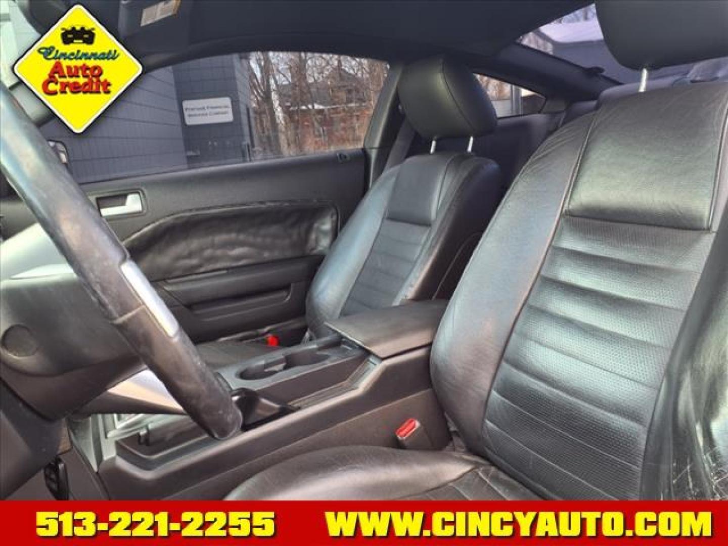 2006 Tungsten Grey Clearcoat Metallic Ford Mustang GT Deluxe (1ZVHT82H065) with an 4.6L 4L NA V8 single overhead cam (SOHC) 24V Fuel Injected engine, 5-Speed Automatic transmission, located at 2813 Gilbert Avenue, Cincinnati, OH, 45206, (513) 221-2255, 39.130219, -84.489189 - Photo#5