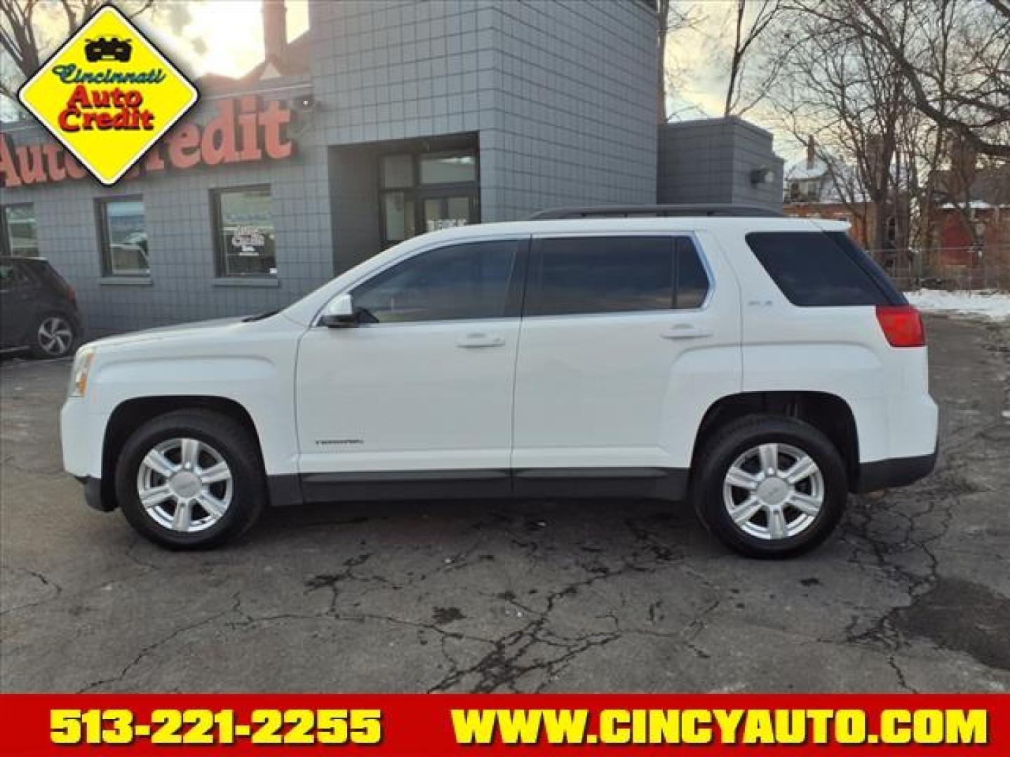 2015 Summit White Gaz GMC Terrain SLE-2 (2GKFLWEK4F6) with an 2.4L Ecotec 2.4L I4 182hp 172ft. lbs. Direct Injection engine, 6-Speed Shiftable Automatic transmission, located at 2813 Gilbert Avenue, Cincinnati, OH, 45206, (513) 221-2255, 39.130219, -84.489189 - Photo#1