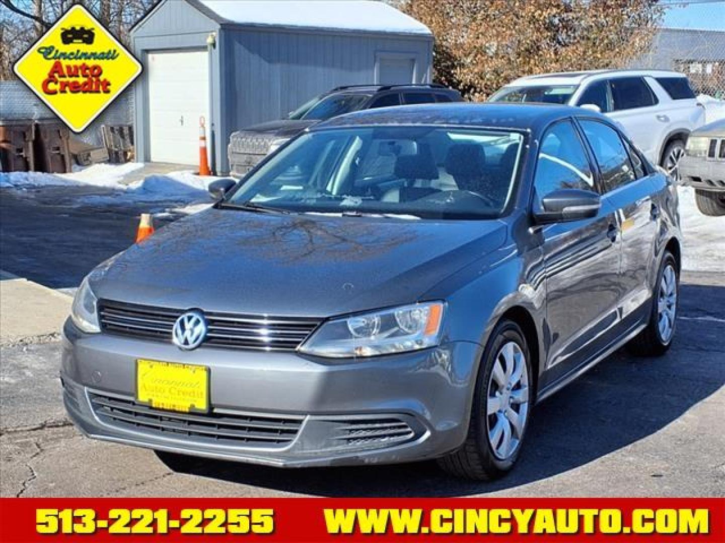 2013 Platinum Gray Metallic 2r2r Volkswagen Jetta SE (3VWDX7AJ7DM) with an 2.5L 2.5L I5 170hp 177ft. lbs. Sequential Multiport Fuel Injection engine, 6-Speed Shiftable Automatic transmission, located at 2813 Gilbert Avenue, Cincinnati, OH, 45206, (513) 221-2255, 39.130219, -84.489189 - Photo#0